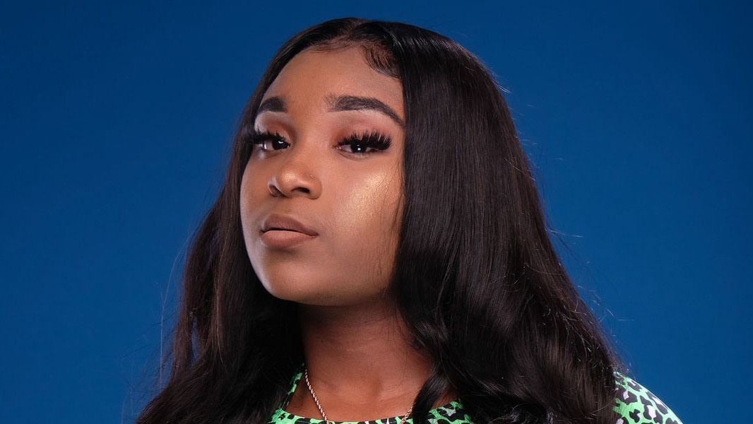 Erica Banks Erica Banks is an American rapper from DeSoto, Texas. Following the release of her first three mixtapes, she signed to 1501 Certified Entertainment, w...